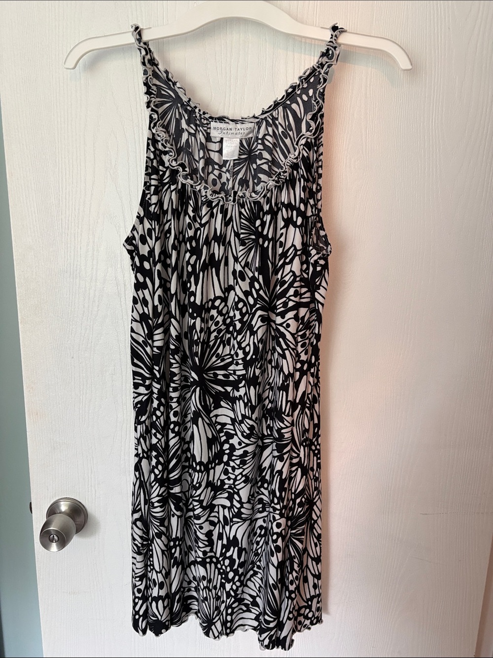 Morgan Taylor Black & White Floral Sleeveless Nightgown